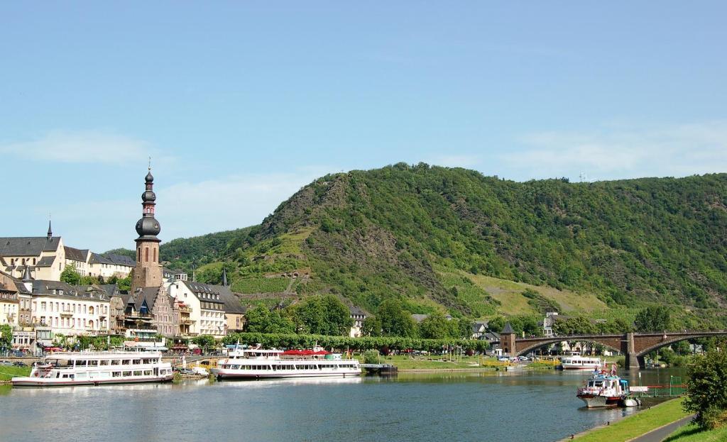 Flair Hotel Am Rosenhuegel - Garni Кохем Екстериор снимка