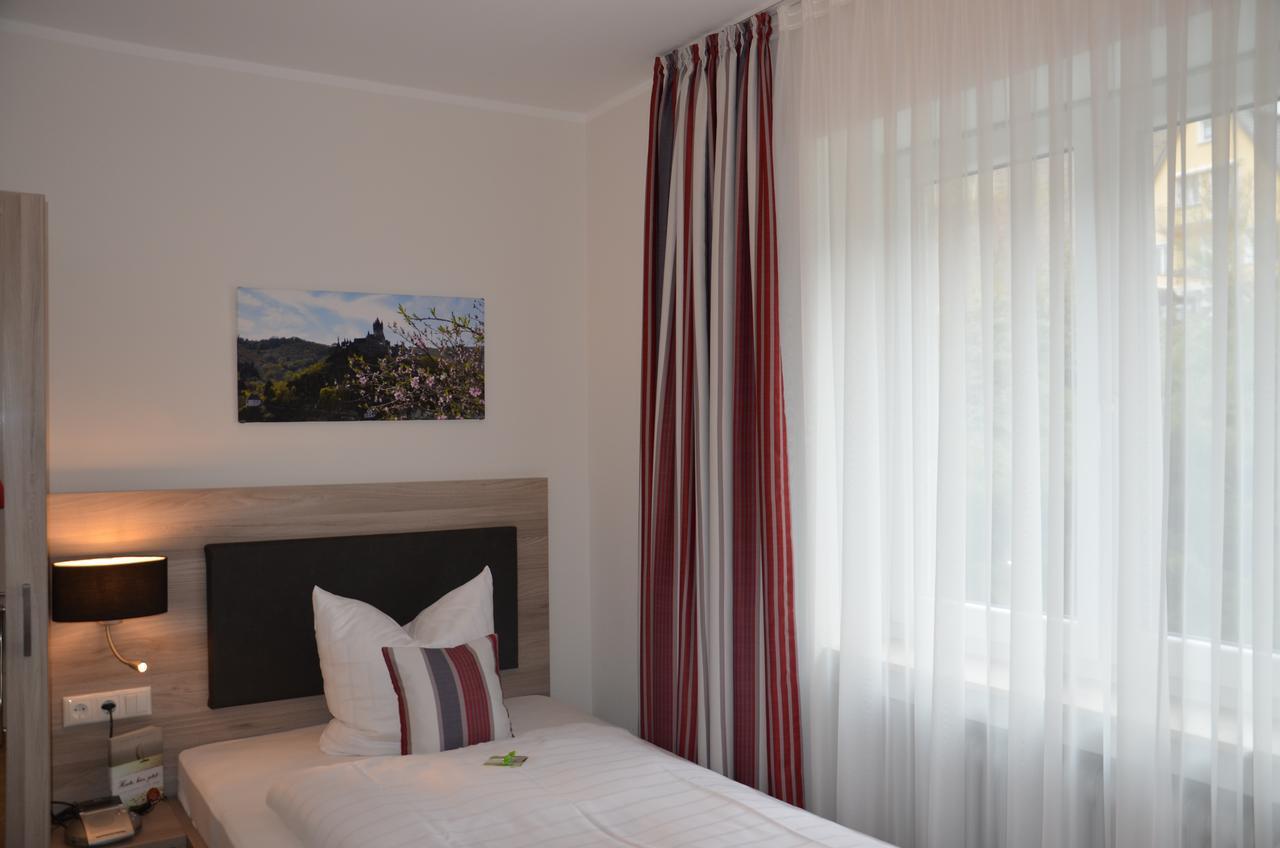 Flair Hotel Am Rosenhuegel - Garni Кохем Екстериор снимка